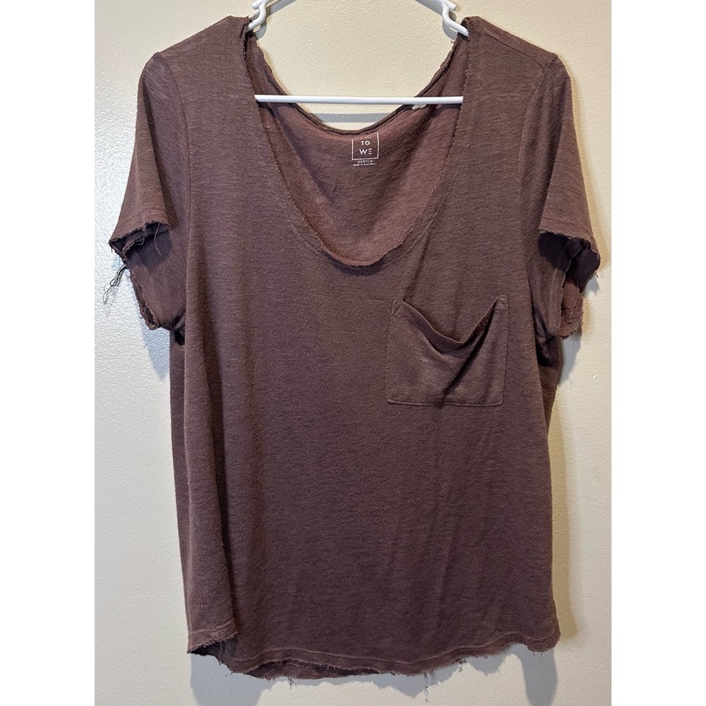 Me To We Womens Brown Scoop Neck Pocket T-Shirt‎ Raw Hem Distressed Medium